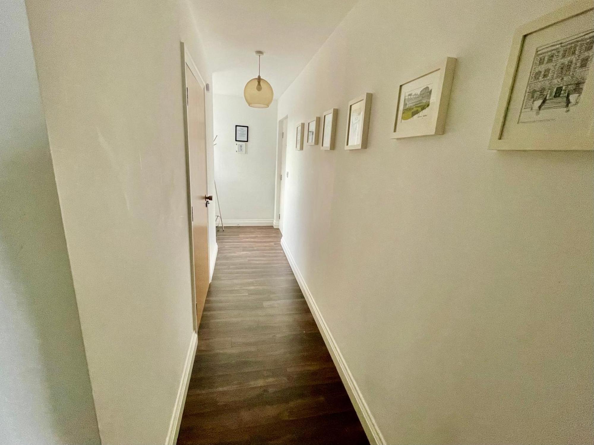 2 Bedroom City-Centre Apartment With Free Parking เบลฟาสต์ ภายนอก รูปภาพ